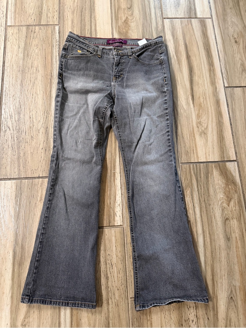 Gloria Vanderbilt Women’s Flare Jeans